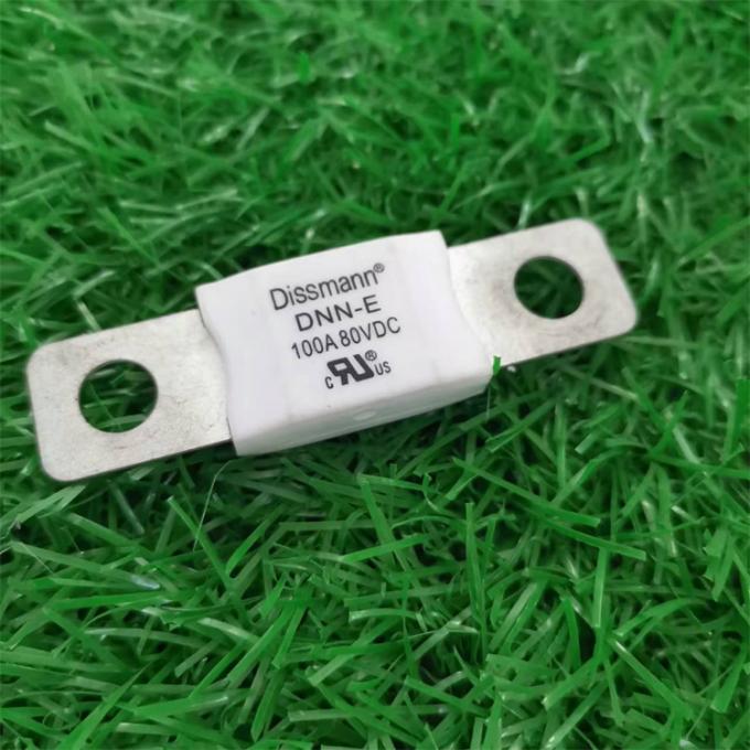  Le fusible de prise plat de milieu des véhicules à moteur de fusible de DC80V Dissmann a boulonné le fusible en céramique fabriqué en Chine