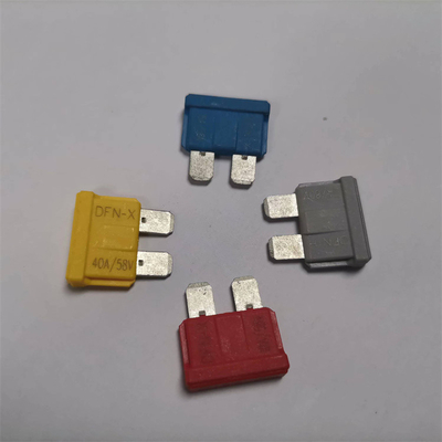 Fusible de véhicule électrique de basse tension, fusible des véhicules à moteur de lame de DC80V