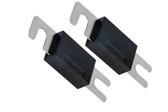 La lame des véhicules à moteur de DNN fond 200 ampères basse couleur de noir de capacité de 150 volts