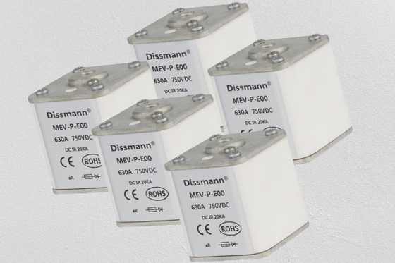 La série solaire blanche 500volt de MEV de fusible de C.C de puissance élevée a évalué la tension
